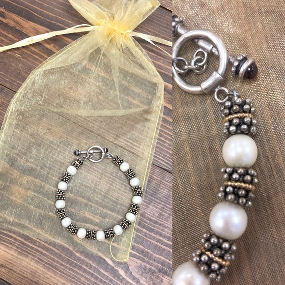 Jewelry - 🛍 2 for $15 🛍 Pearl Stud Silver/Gold Bracelet